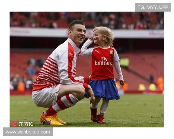 足球明星与超美老婆的甜蜜生活揭秘，爱情与事业的完美平衡